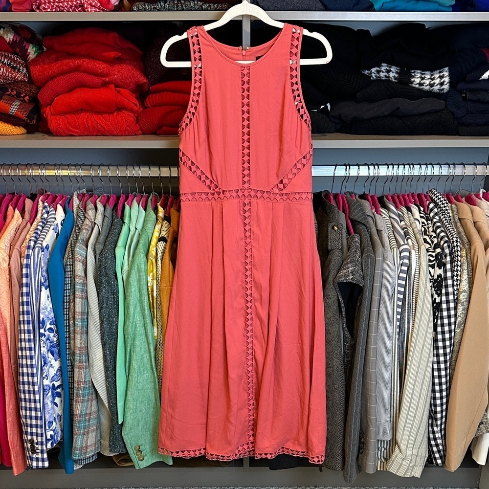 Ann Taylor coral sleeveless back zipper embroidery detail midi dress size 0